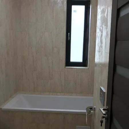 Idila Paradis * Năvodari